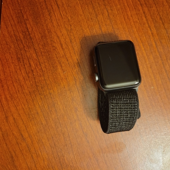 Apple watch series 3 - Picture 2 of 2
